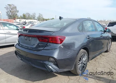 2023 Kia Forte Gt-Line z USA, uszkodzony, nr VIN 3KPF54AD5PE629677